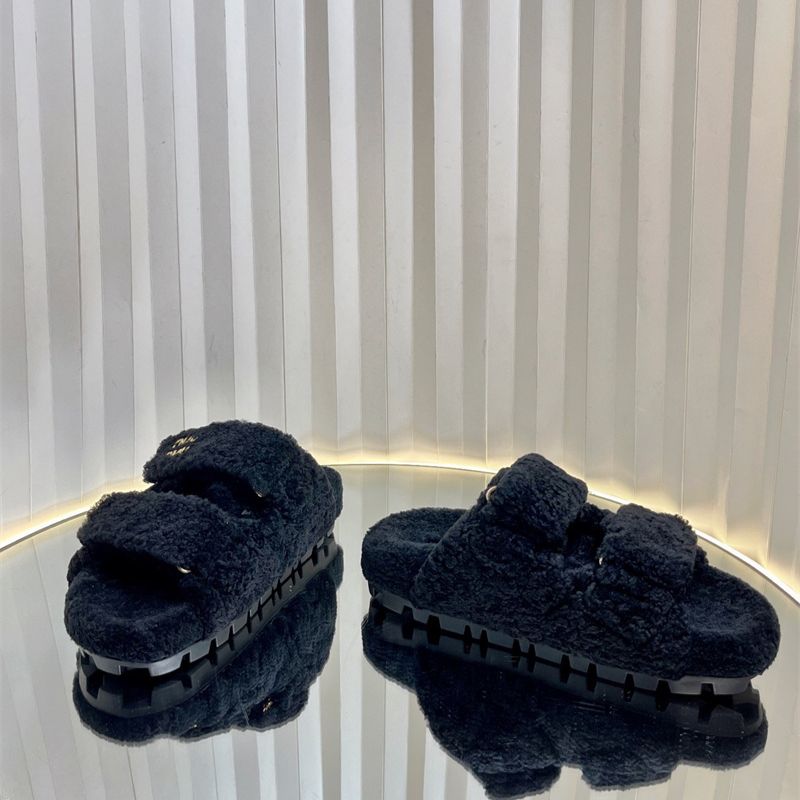 Miu Miu solid wool fluffy soft slippers