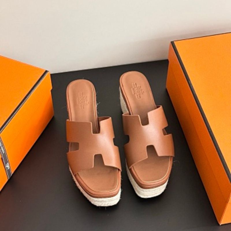Hermès Eze 30 Sandals in gold (tan/caramel) calfskin,