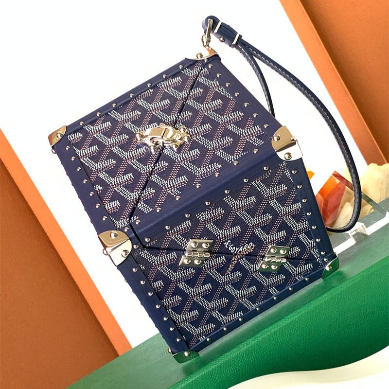 Goyard Dé Trunk Bag in the navy blue