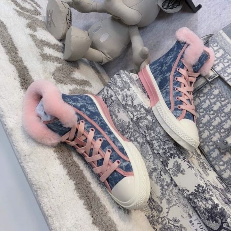Louis Vuitton fantasy pink laces and pink faux-fur lining Sneakers