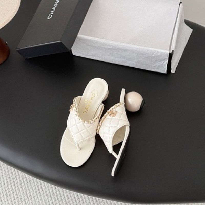Chanel Quilted Lambskin Chain Link Thong Sandals