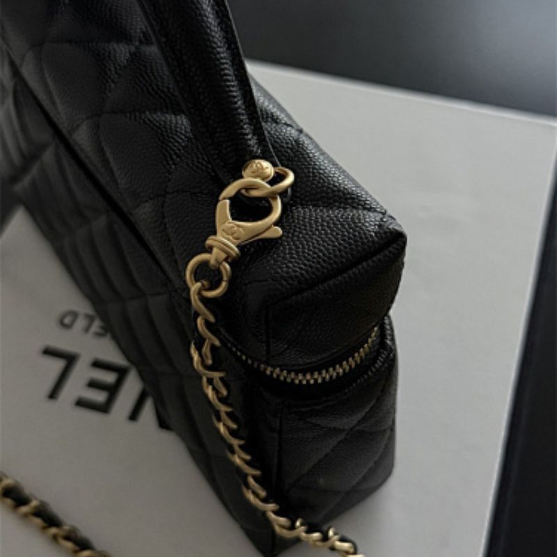 Chanel Classic Small Vanity Case in black