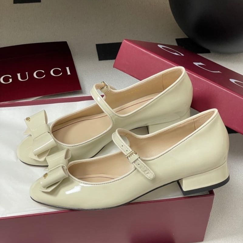 Gucci Patent Leather Mary Jane Bow Pumps