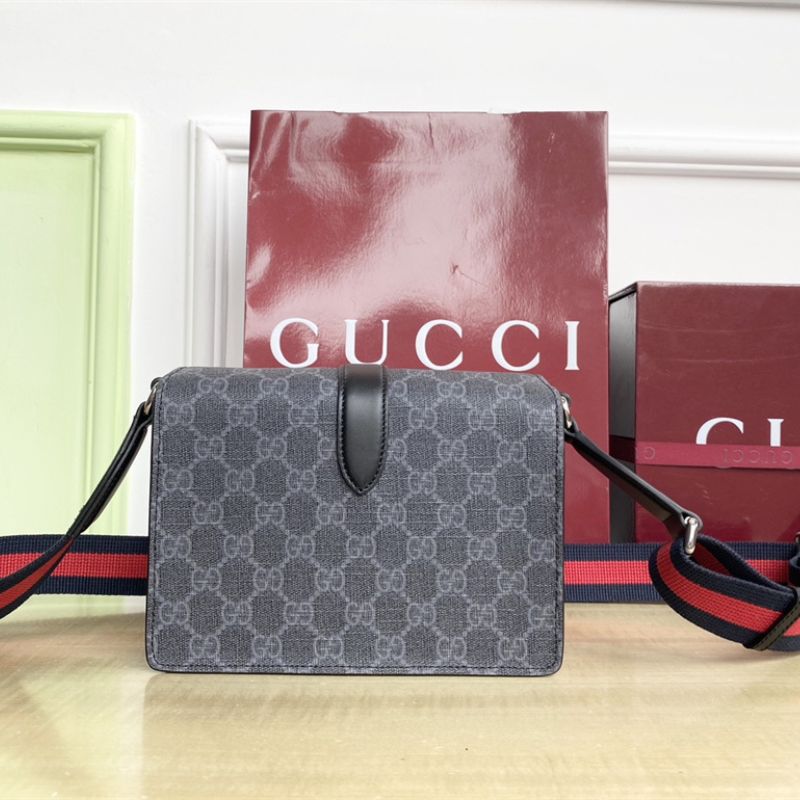 Gucci GG Supreme crossbody bag