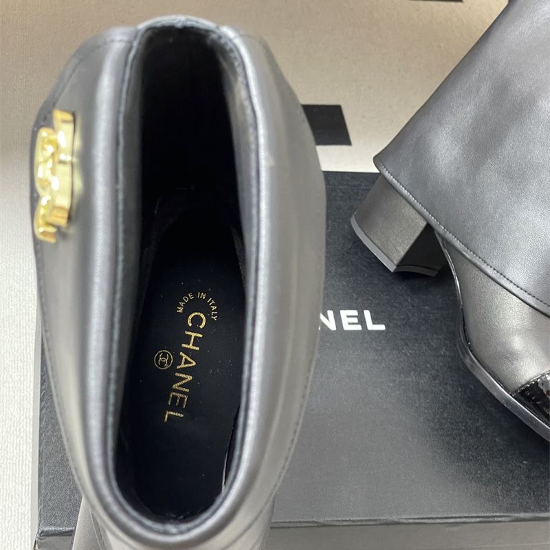 Chanel boots with a fold-over cuff and buttons