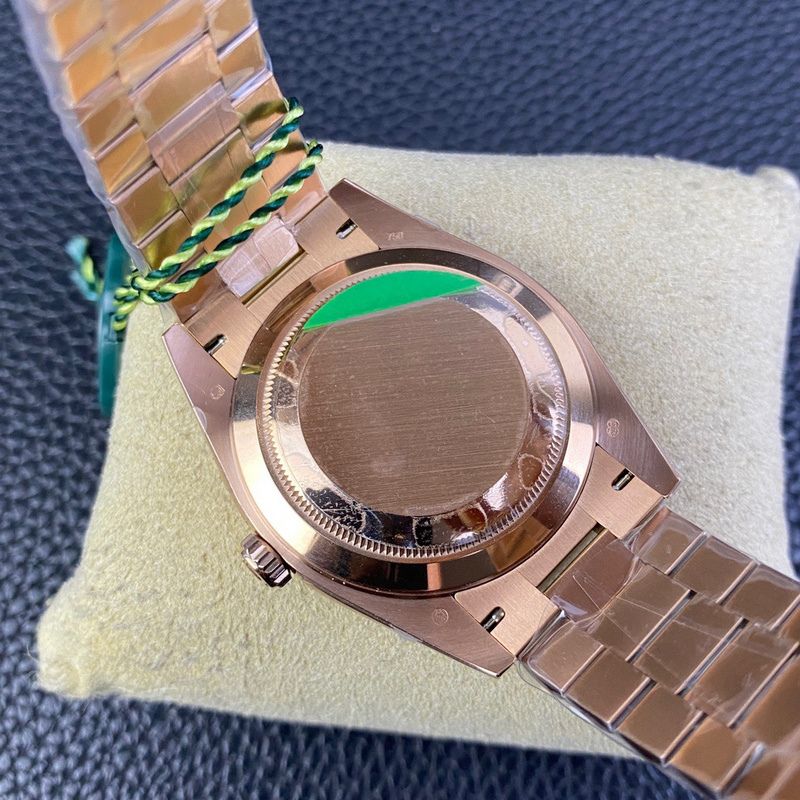 Rolex Day-Date 40 Olive Green Roman Everose Gold