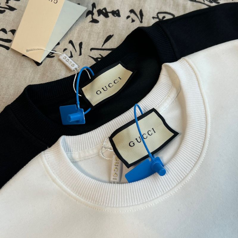 Gucci Autumn Winter Red & Green Striped Classic Logo Sweatshirt
