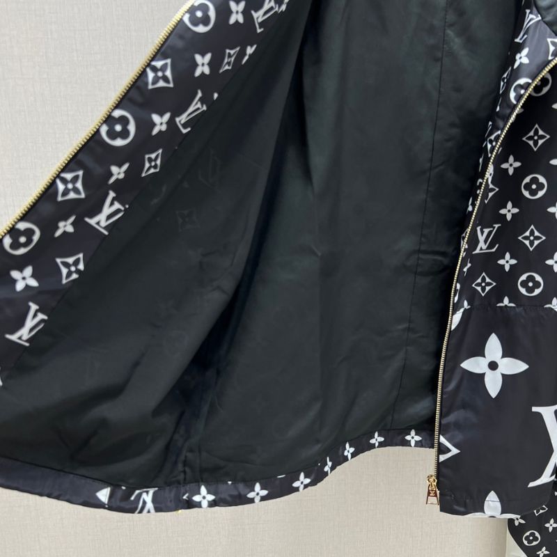 LV Early Spring Game On Color-Matching Suit