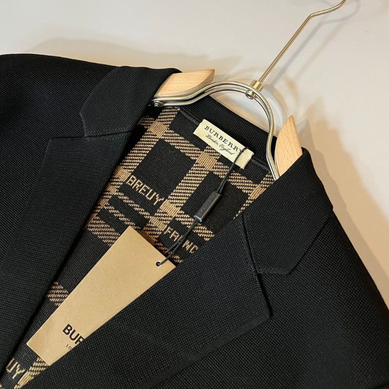 Burberry Elegant Knit Wool Jacket
