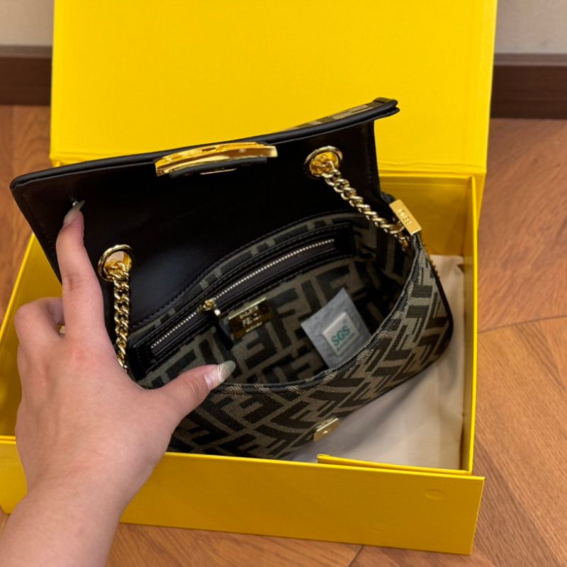 Fendi Everyday Chic Baguette Bag