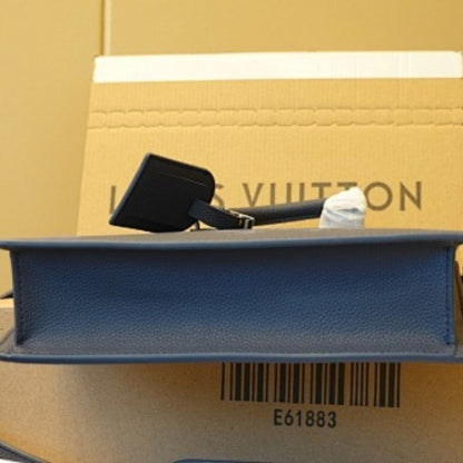 Louis Vuitton Sac Plat Zippé in the Blue Ink Watercolor Monogram finish.