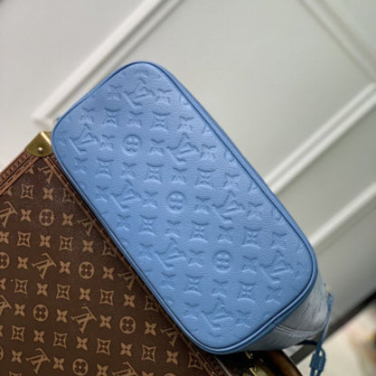 Louis Vuitton Neverfull MM tote bag in the Blue Jean