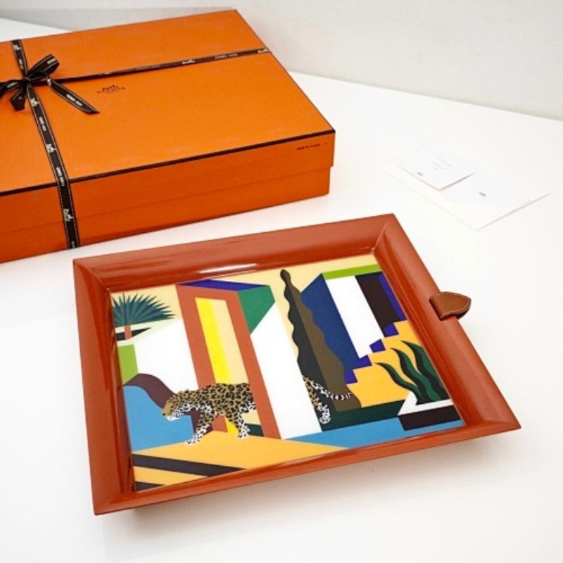 the Atrium "Jaguar dans un Jardin Mexicain" tray by Hermès.