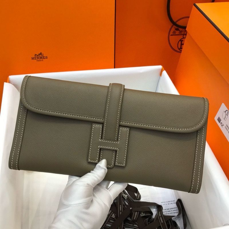 Hermès Jige Elan 29 clutch bags.