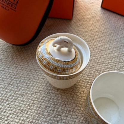 tea-to-go or travel cup sets.