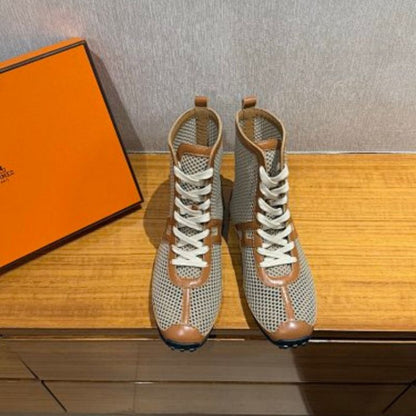Hermès Kiatsu Sneakers in beige and brown calfskin,