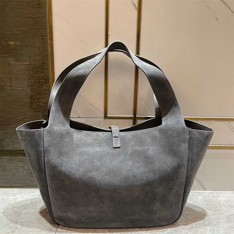 Saint Laurent Le 5 à 7 Bea tote bag in suede.