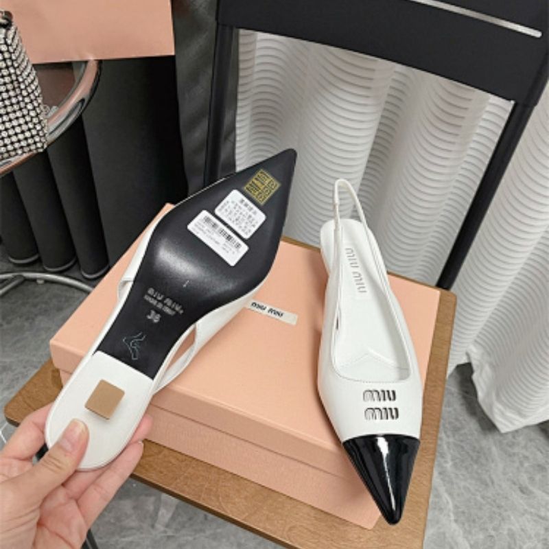 Miu Miu two-tone patent-leather slingback pumps