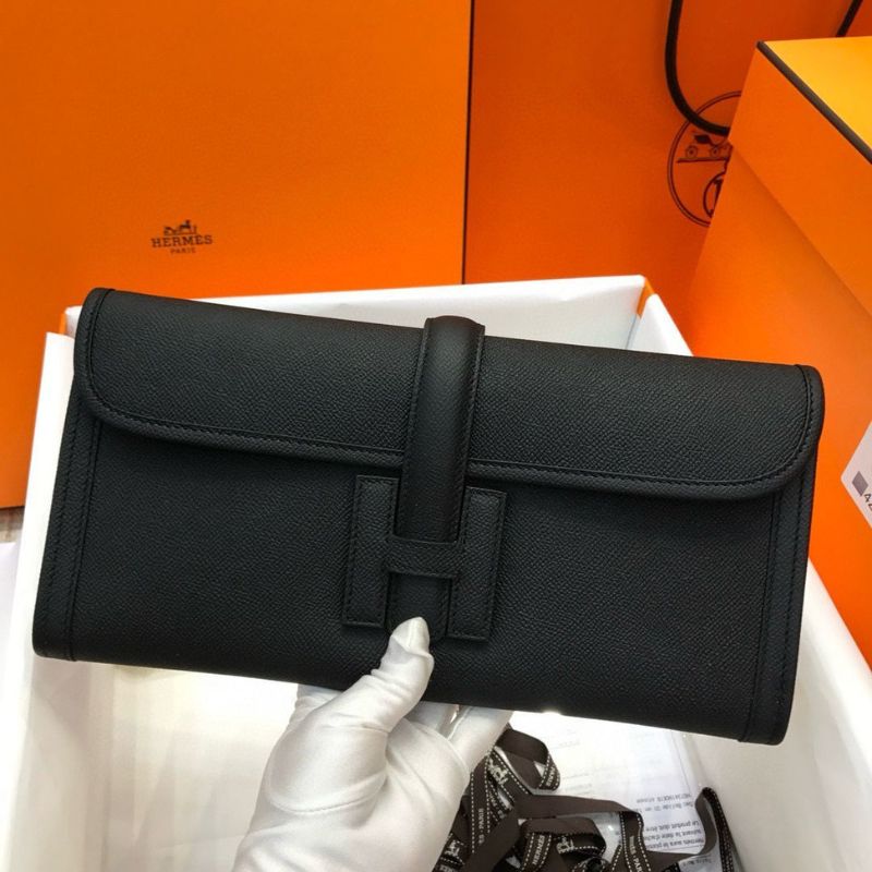 Hermès Jige Elan 29 clutch bags.