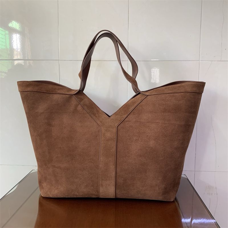 Saint Laurent Y Tote bag in suede.
