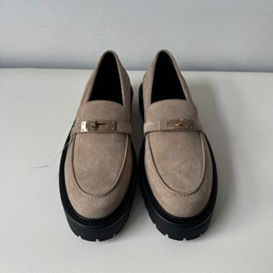Hermès Dauphine Loafers in etoupe/taupe suede goatskin leather.