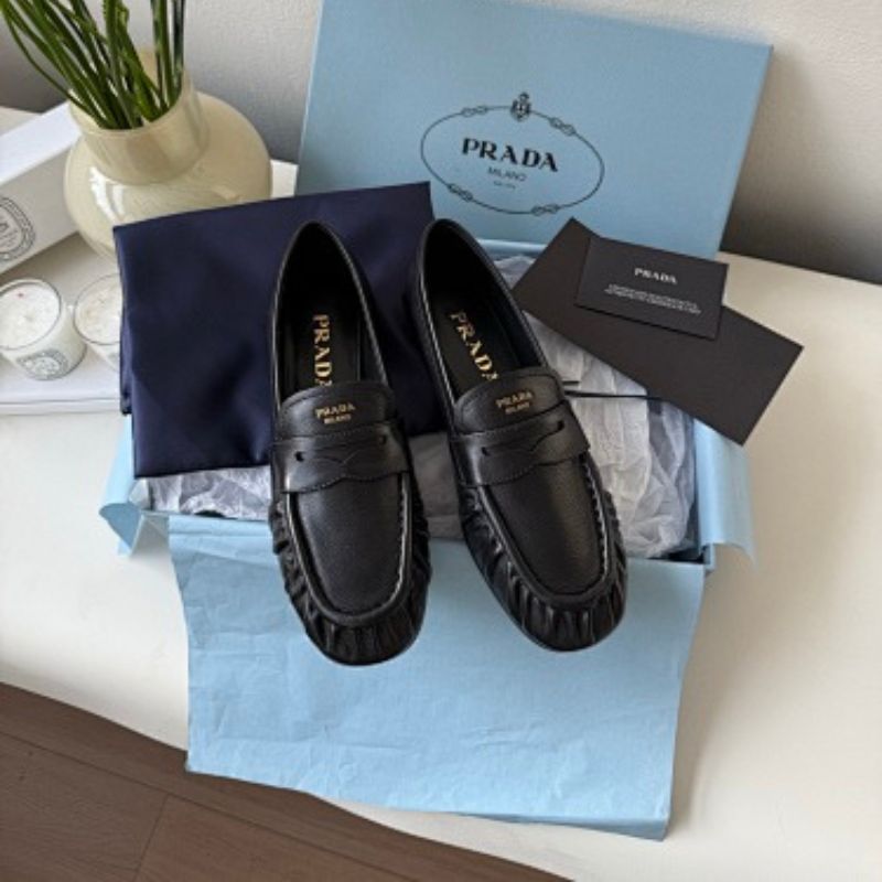 Prada Leather Driver Loafers in classic black ("Nero")