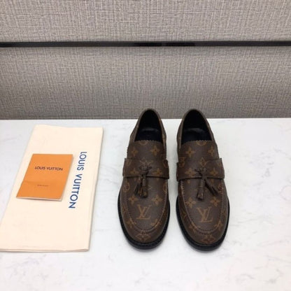 Louis Vuitton Voltaire Loafer in brown monogram canvas