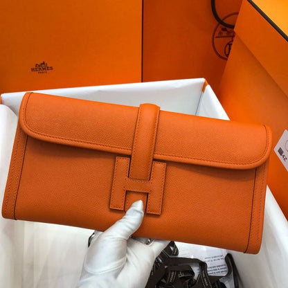 Hermès Jige Elan 29 clutch bags.