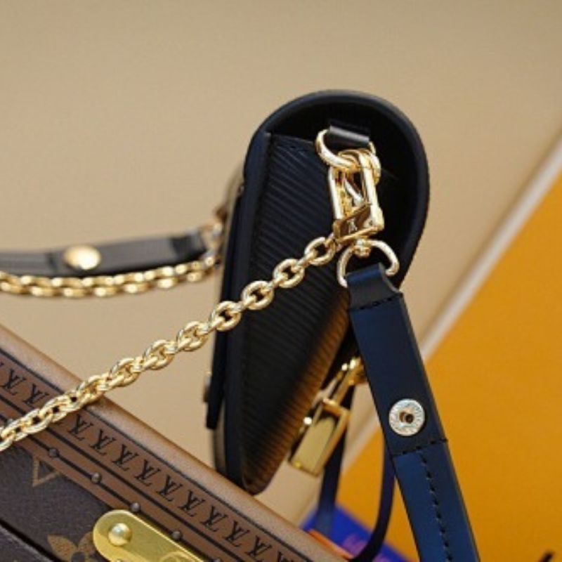 Louis Vuitton Padlock On Strap in Black Epi leather.