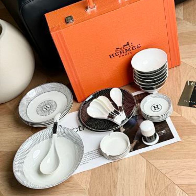Hermès-inspired 28-piece Bone China Tableware Set,