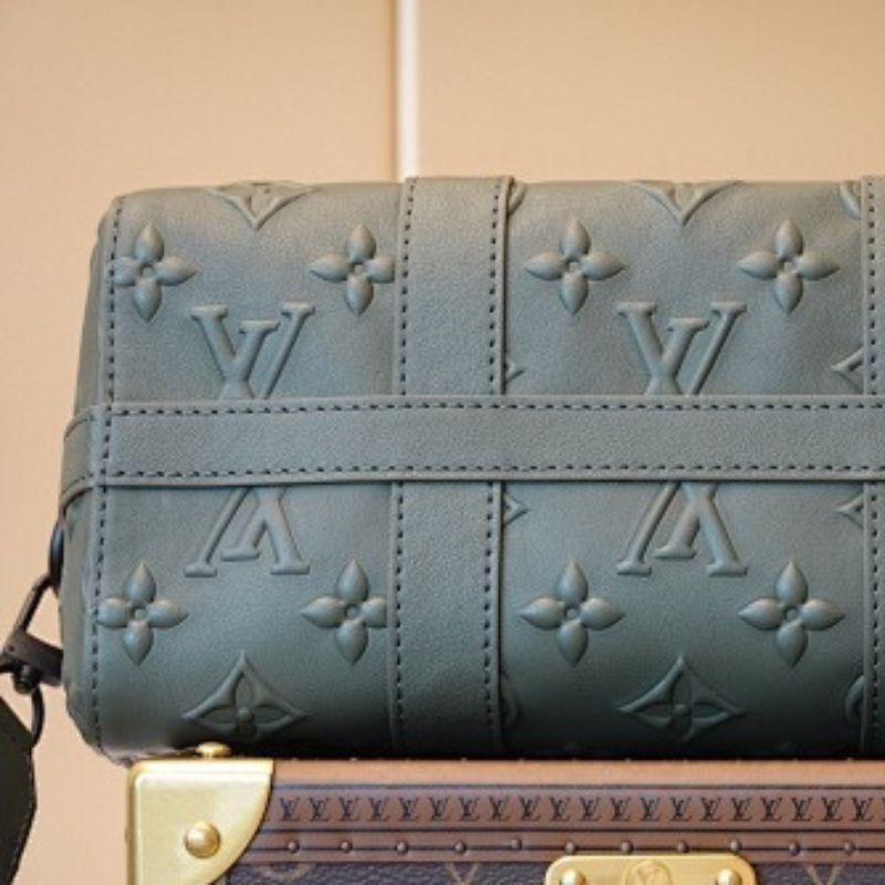 Louis Vuitton Keepall Bandoulière.