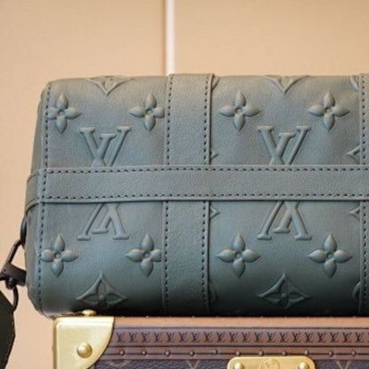 Louis Vuitton Keepall Bandoulière.