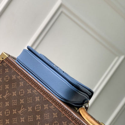 Louis Vuitton Pochette Métis in the Blue Jean