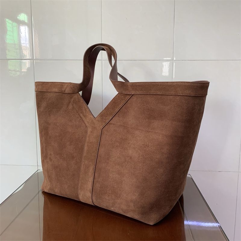 Saint Laurent Y Tote bag in suede.