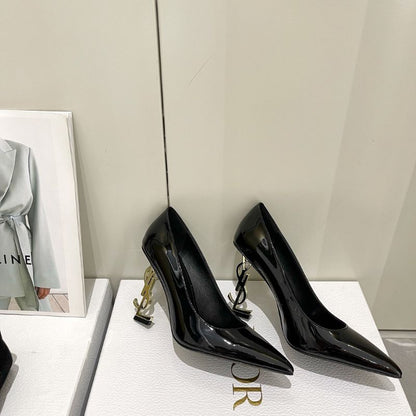 Saint Laurent Opyum pumps in black patent leather,