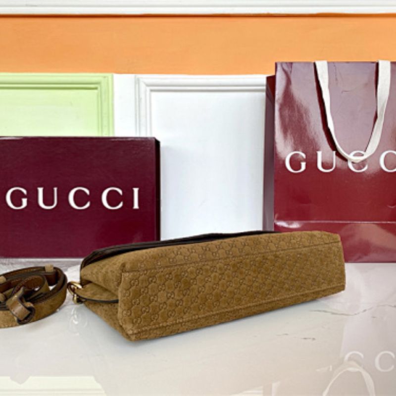 Gucci Large Shoulder Bag with Chain