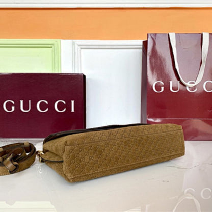 Gucci Large Shoulder Bag with Chain