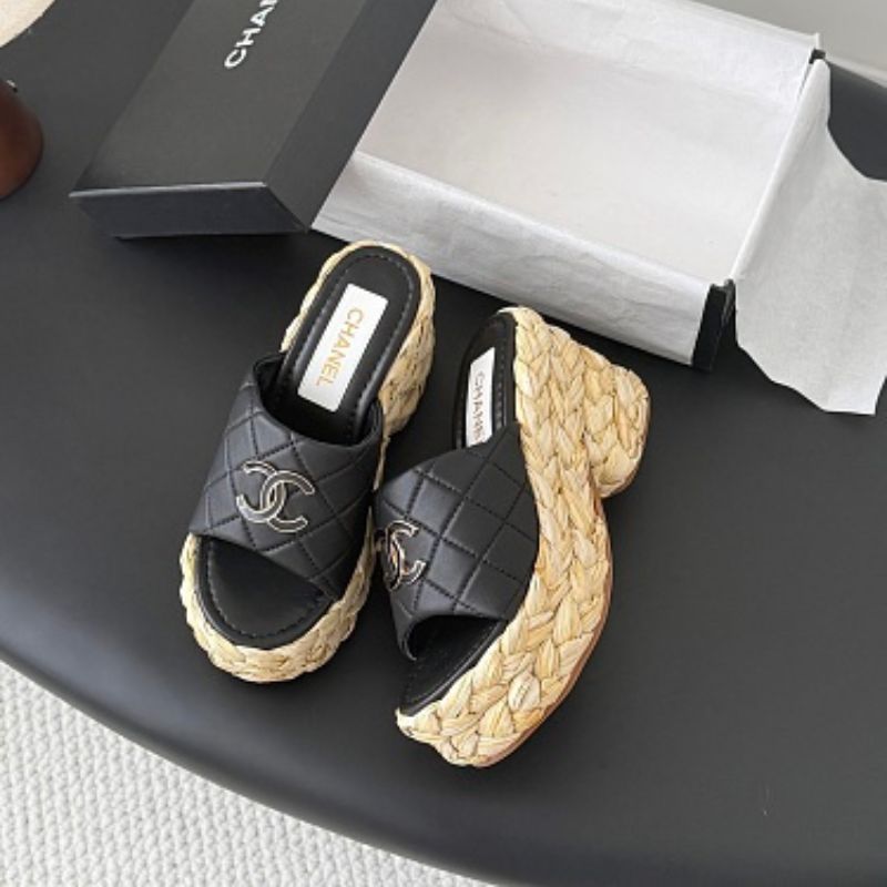 Chanel Quilted Interlocking CC Straw Platform Mules in black (noir).