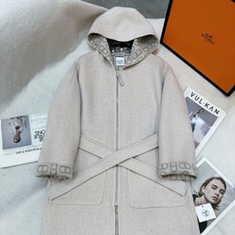 Hermès beige hooded coat with a belt