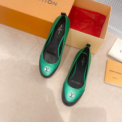 Louis Vuitton Archlight Slingback Pump in a black and green