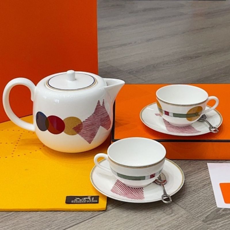 Saut Hermès tableware collection by Hermès,