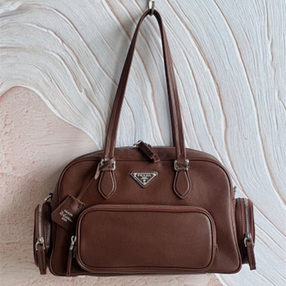 Prada Re-Edition 2005 Medium Leather Bag.