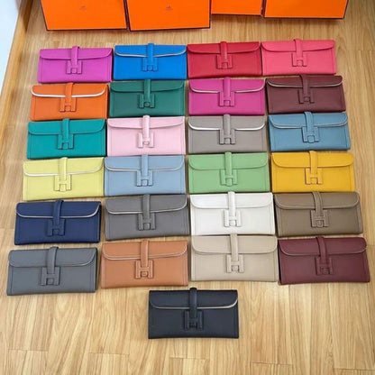 Hermès Jige Elan 29 clutch bags.
