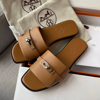Hermès Giulia Kelly buckle Sandals.