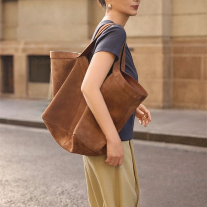 Saint Laurent Y Tote bag in suede.