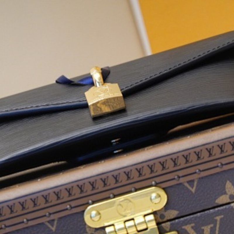 Louis Vuitton Padlock On Strap in Black Epi leather.
