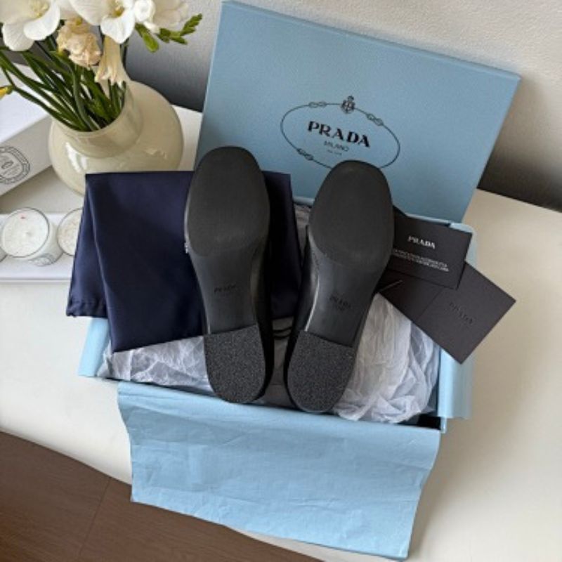 Prada Leather Driver Loafers in classic black ("Nero")