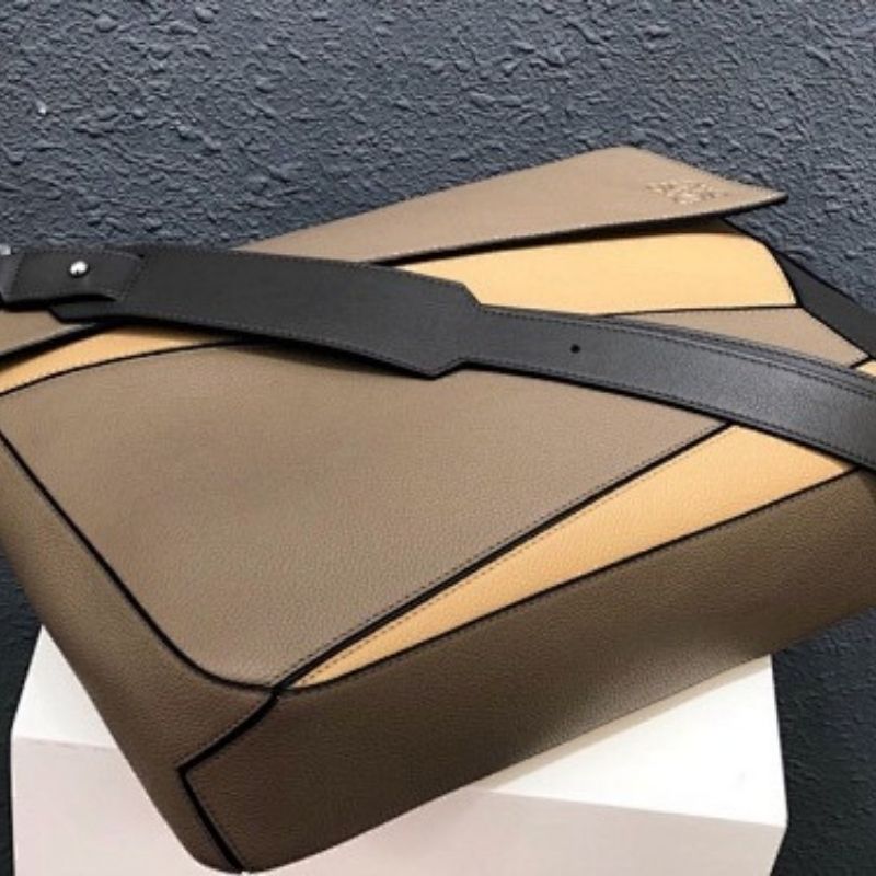 Loewe Puzzle Messenger bag in a stylish, multi-tonal