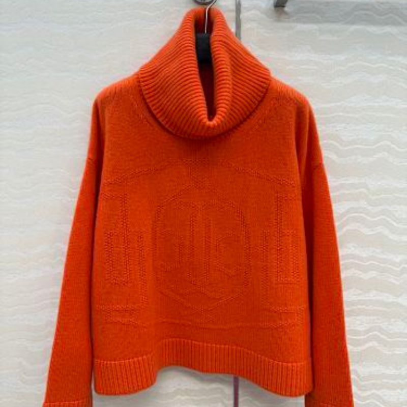 Hermès "H Lift" long-sleeve sweater.