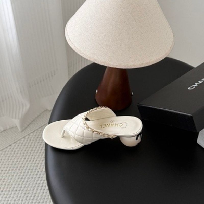 Chanel Quilted Lambskin Chain Link Thong Sandals